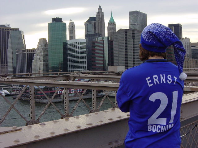 Andi und die Skyline Manhattans